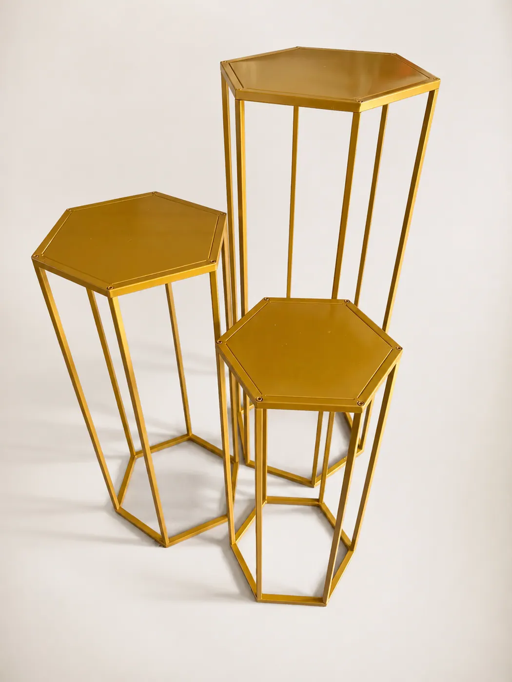 Gold Geometric Pedestal Set reference image for HD Party Supplies rental planning